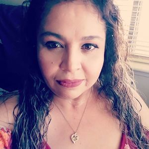 Meet your Posher, Leonila